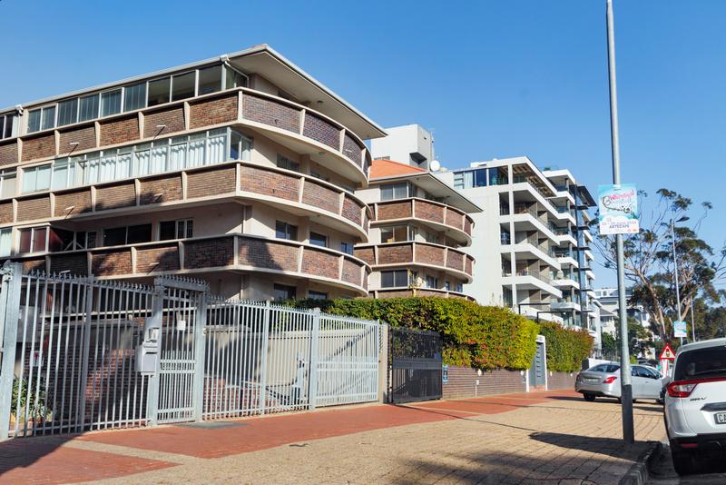 2 Bedroom Property for Sale in Green Point Western Cape